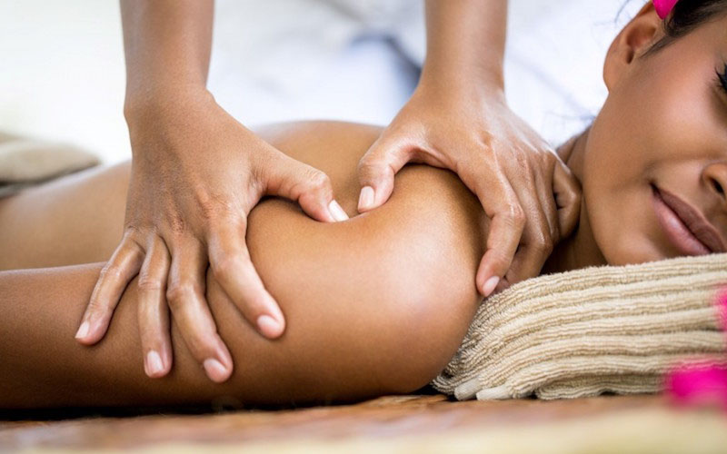 Come eseguire un massaggio per la tua schiena